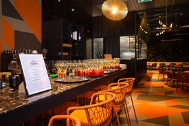 A GLAMOUR Vintage Market Lounge eseménynek a Cloud IX Skybar adott otthont