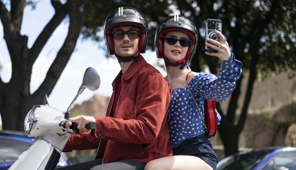 A francia elnök mindent megtesz azért, hogy "visszahozza" Emilyt Párizsba