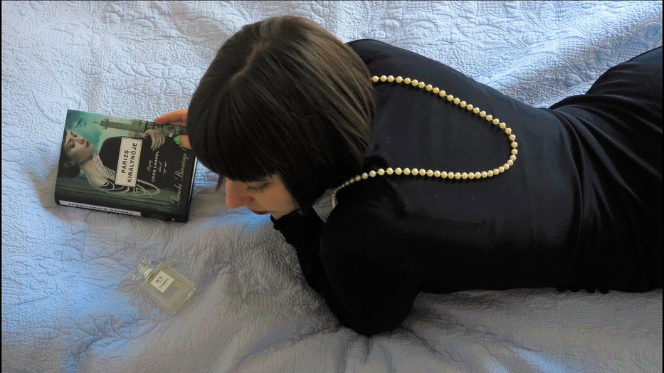 „Minél rosszabbul állnak a dolgaid, annál jobban kell kinézned!”- A hét könyve: Párizs királynője