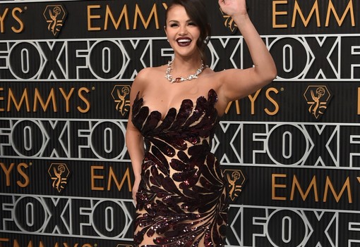 7 alkalom, amikor Selena Gomez bevállalta a meztelenruhát, és mindenkit túlragyogott