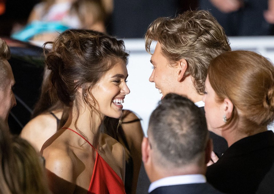  Kaia Gerber és Austin Butler végül találkozott az Elvis premierjén