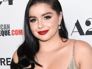 Ariel Winter majdnem egy igazi díva, de mellei alig férnek bele a ruhájába!