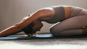 A yin jóga lenne az érzelmi és testi blokkok feloldásának kulcsa?