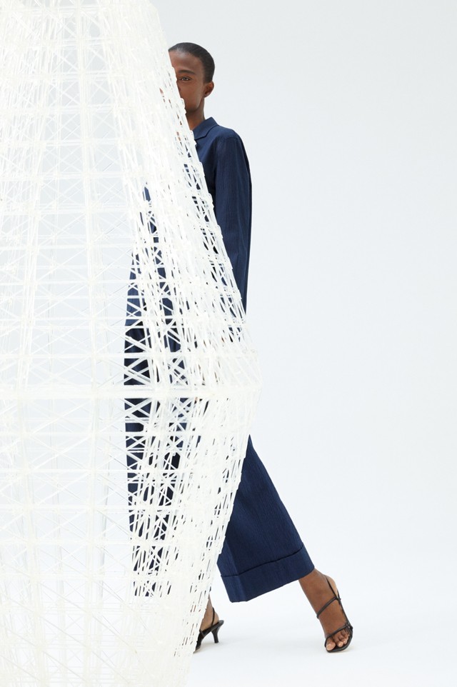 A COS egy elképesztően különleges kollaborációt hozott létre Arthur Mamou-Mani építésszel