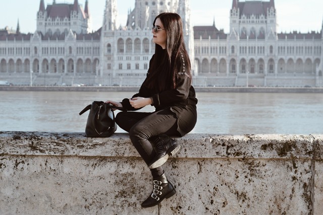 Szabó Norina ma is bizonyítja, hogy a fekete minden nap tökéletes választás