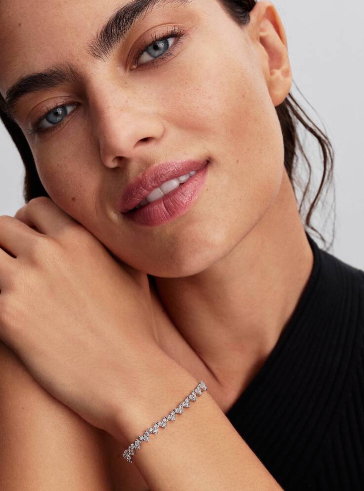 Tripla köves szív karkötő PANDORA 46 200 Ft