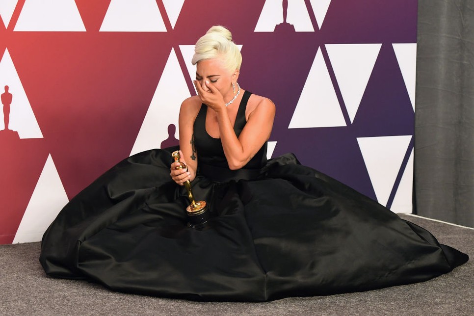 Lady Gaga zsenialitásának és tehetségének köszönhetően 2019-ben Oscar-díjat nyert