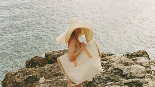 Itt az álomszép nyári táska, amivel te leszel a legsikkesebb a strandon