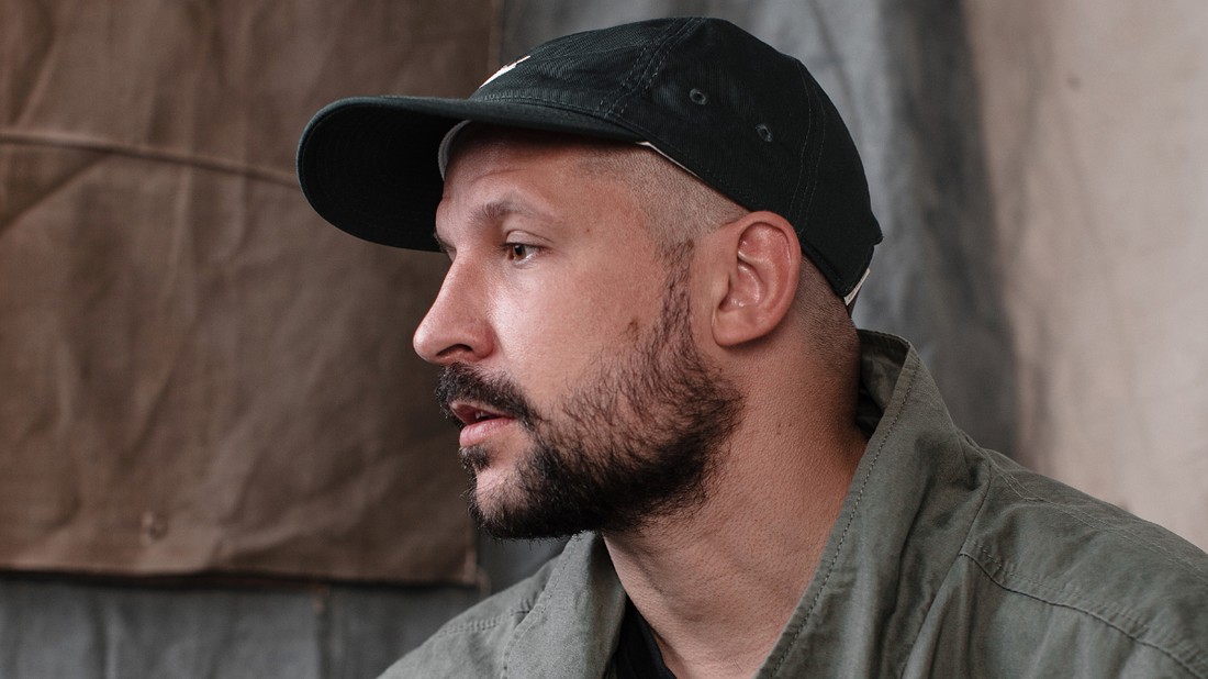 Dukai István képzőművész két évvel ezelőtt a CONTRAST című kiállításával robbant be a köztudatba