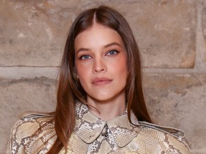 Palvin Barbara a világ legegyszerűbb ruhájában tarolt a párizsi divathéten