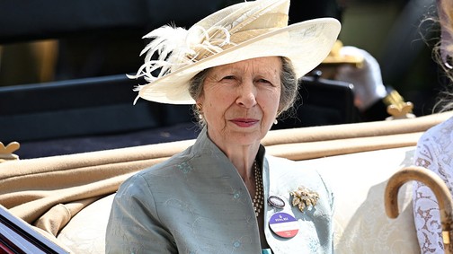 Anna hercegnő új frizurája valami álomszép: évtizedek óta először változtatott a megjelenésén