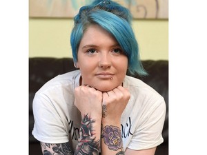 A tetoválásai miatt nem kapta meg a munkát a fiatal lány