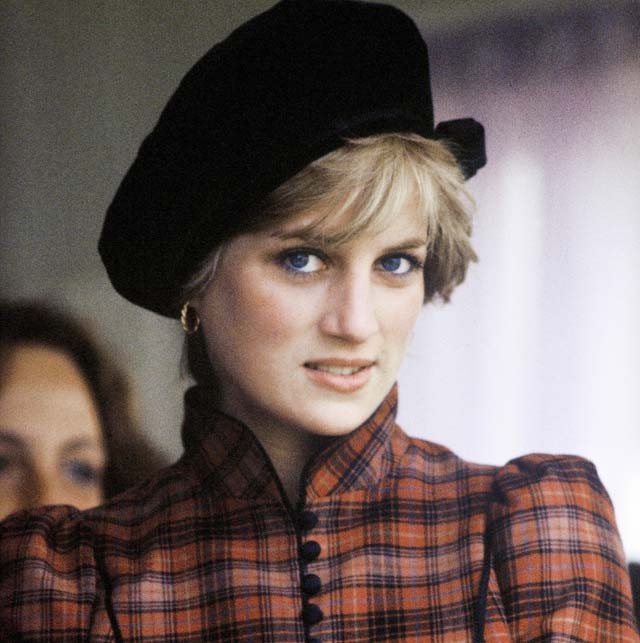 Ez a gyönyörű színésznő kelti életre Diana hercegnét a várva várt musicalben