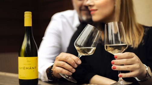 Gasztrokulturális élvezeteket, nagyszerű borok és emlékezetes zenei élmény Tóth Verával