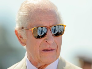 Károly király fontos királyi hagyományt szegett meg, szívmelengető okból törölte el a protokollt az uralkodó