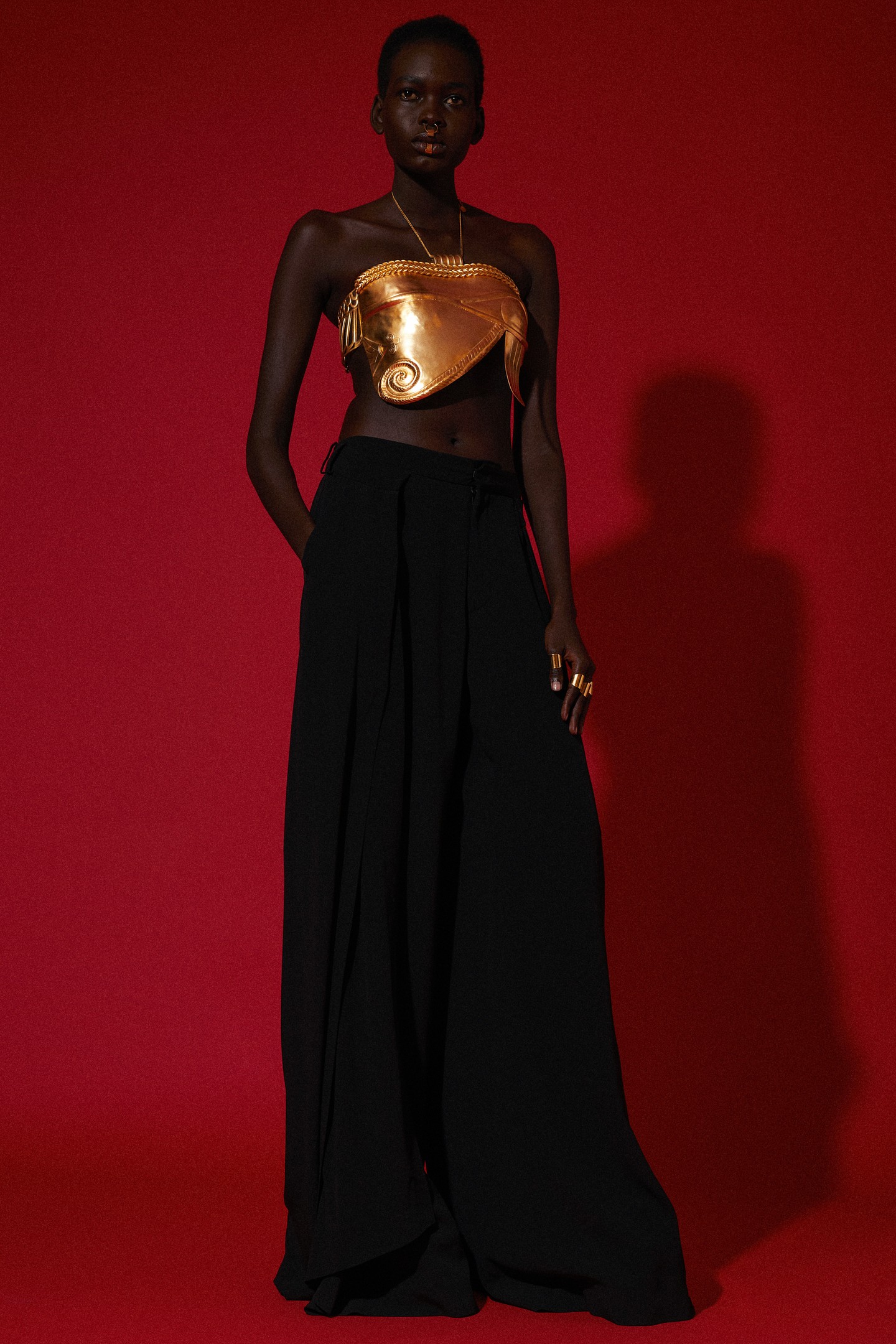 Roustieng állítása szerint az az izgalmas, hogy mennyire futurisztikusa ezek az antik szimbólumok