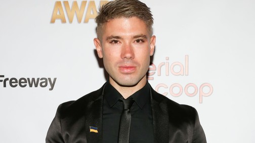 Kristos Andrews sokszoros Emmy-díjas színész a magyar Plüss Kommandó mellé állt