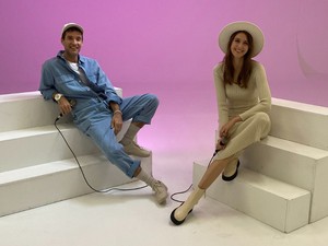 „Ez egy sírva táncolós dal” - Nézd meg Dallos Bogi és Fehér Balázs közös klipjét