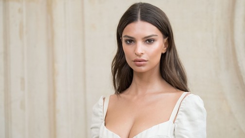 Ahogy Emily Ratajkowski anyaságát kritizálják a kommentelők, az egyszerűen undorító 