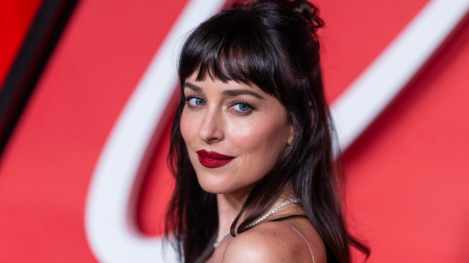 Dakota Johnson minden figyelmet magára vont a Verity című új filmje New York-i premierjén.
