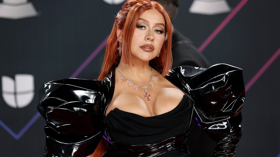 Christina Aguilera úristen, micsoda szettben tért vissza a vörös szőnyegre!