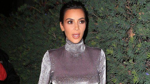 Kim Kardashian megint a pucér fenekét mutogatja