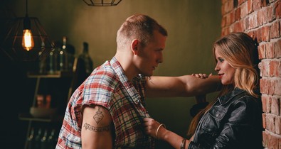 Ki a boldogabb? A párkapcsolatban élők, vagy akik az egyéjszakás kalandok királynői?