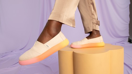 TOMS cipőd árának egyharmadát jótékony célra fordítják