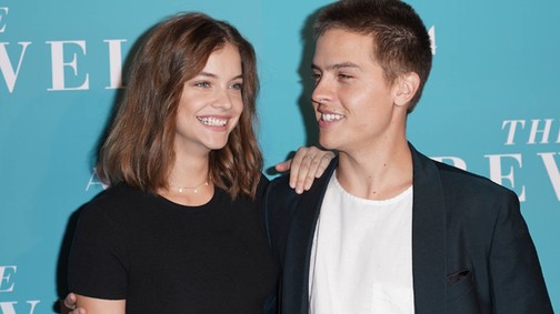 Óriási: Dylan Sprouse Muzsika TV-t néz Magyarországon