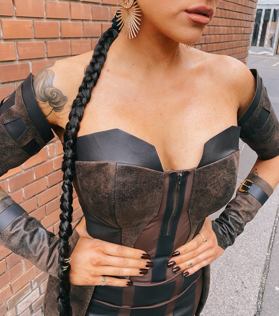 Az erős és bátor nő interpretációja a divat nyelvén - imádjuk Tóth Gabi Sztárban sztár leszek! ruháját