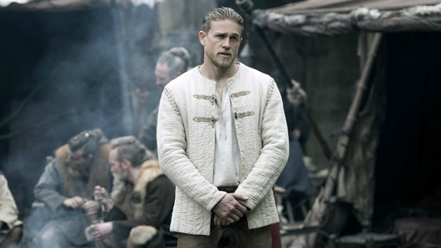 Charlie Hunnam Arthur király