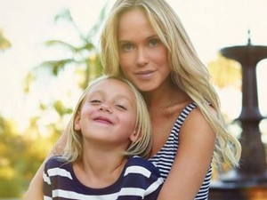 Rettenetes! A csontkovács miatt halt meg a 34 éves modell