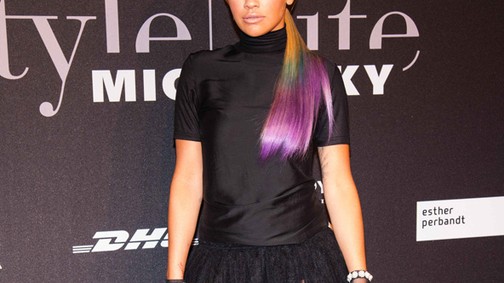 Hihetetlen színű ombérval Rita Ora