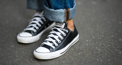 Kosaras jelképből vált mindenki által imádott tornacipővé, és a Converse Chuck Taylor ma sem megy ki a divatból
