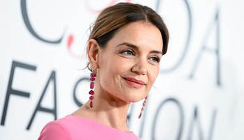 Így néz ki smink nélkül Katie Holmes, váratlan videóval lepte meg követőit a színésznő