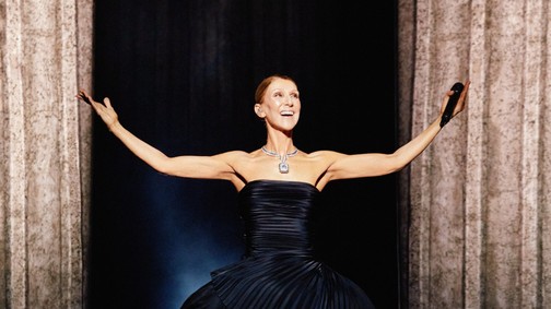 Céline Dion 6 év után tért vissza a színpadra, királynőként tündökölt a súlyos betegséggel küzdő énekesnő 