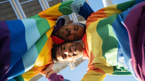 „Kinek lenne kedve coming outolni ott, ahol mindennaposak a homofób megjegyzések?” – Interjú Landy Annamáriával, az Amnesty International munkatársával