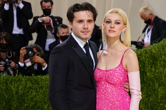Brooklyn Beckham és Nicola Peltz fényűző esküvője mesébe illő volt, mint a hercegeknek