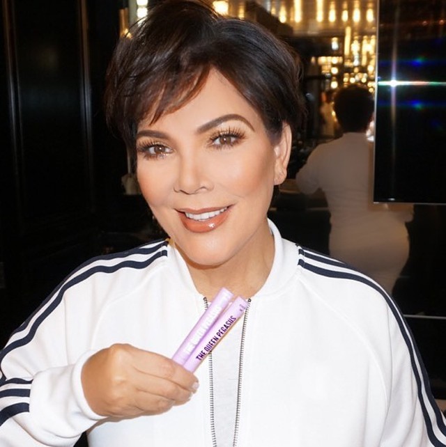 Kris Jenner platinaszőke és teljesen olyan, mint Kim Kardashian!