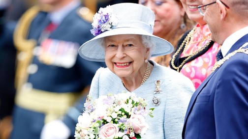 Erzsébet királynő kék ruhájának fontos üzenete van