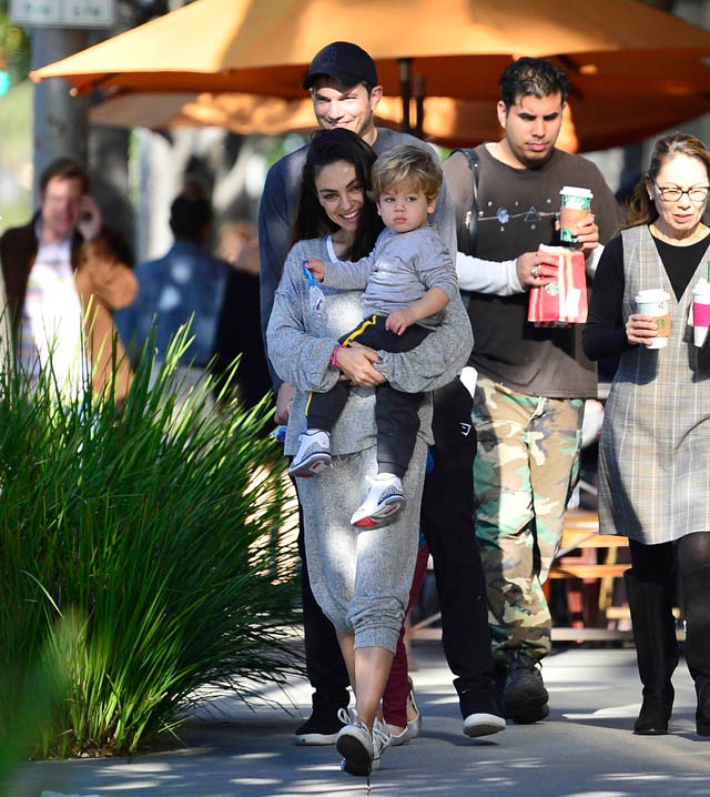 5 alkalom amikor Mila Kunis bebizonyította, hogy egy sportos szett is lehet irtó szexi