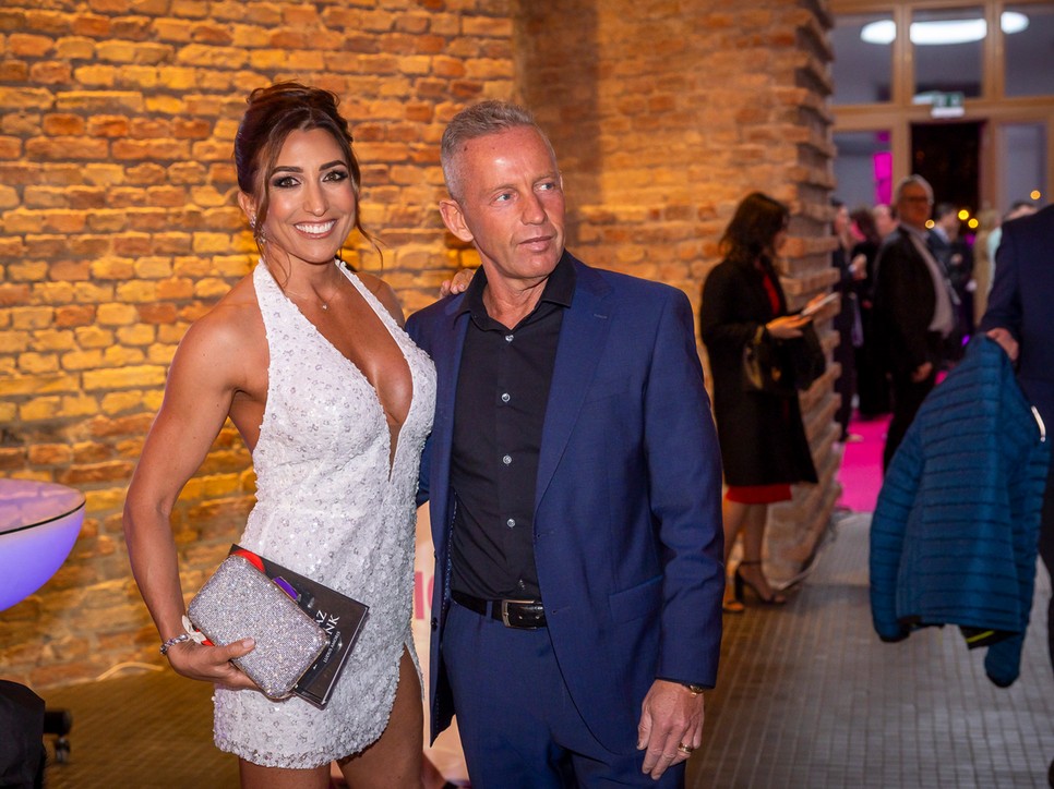 A munkának köszönhetően is teljesen összefonódott Rubint Réka és Schobert Norbert élete, de szerencsés módon ezt sem élik meg teherként