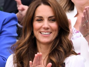Kate Middleton megmutatta, hogyan lehet elképesztően vagány egy hagyományos fekete-fehér szett