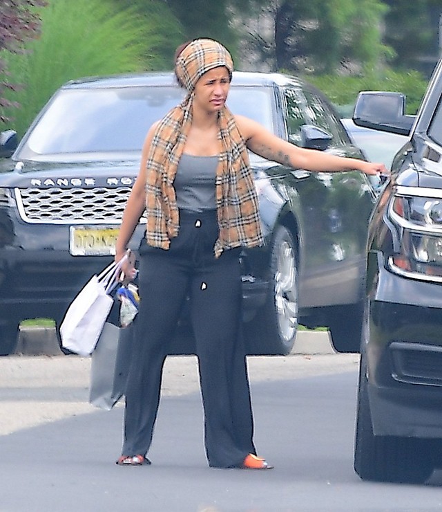 Ez durva! Cardi B-t fel sem ismernéd smink nélkül