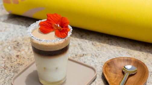 Ezt a meleget valahogy túl kell élni! Jöhet egy jegeskávé!