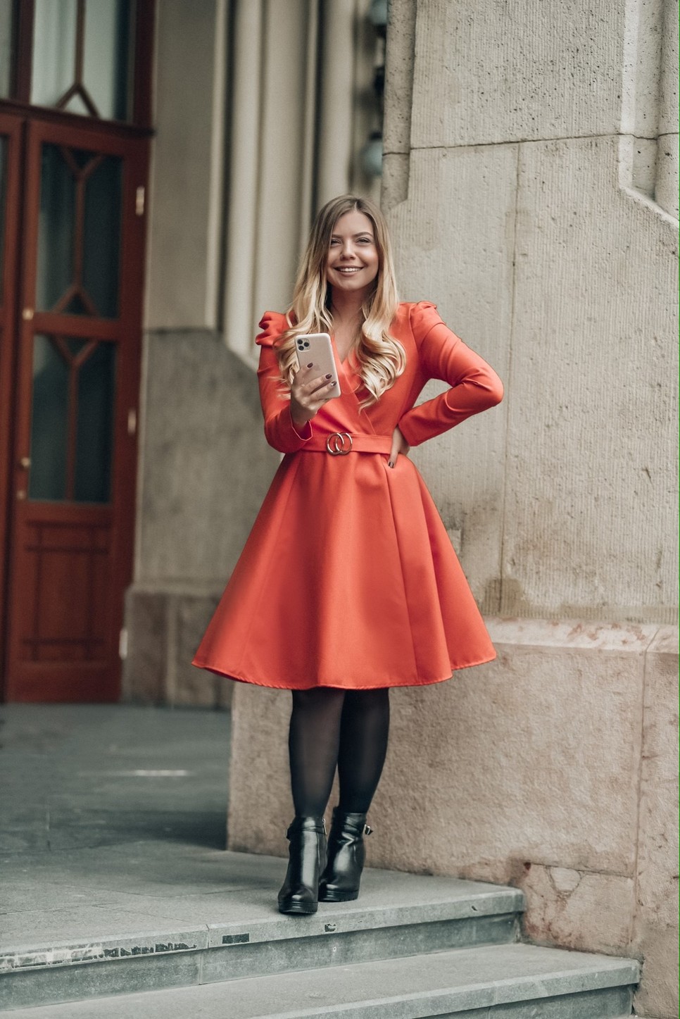 Egy ruha, ami az üzleti megbeszélésen és vacsorán is megállja a helyét