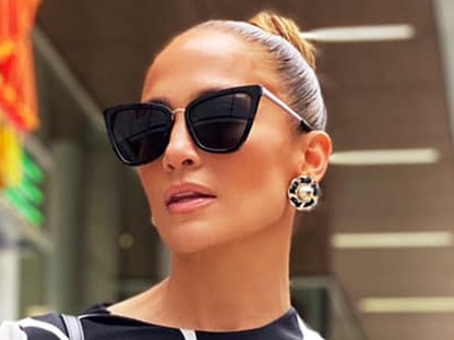 Jennifer Lopez is bevetette a szezon legmenőbb stílustrükkjét és irtó jól néz ki