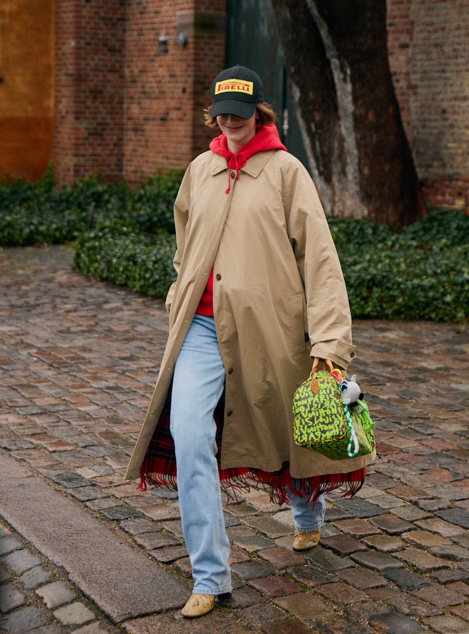 Balanszírozni a laza és sikkes darabok között 2025 legmenőbb stílustippje