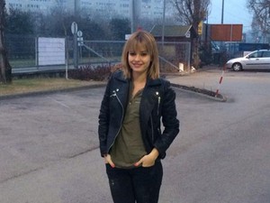 Így megy koncertezni Lola