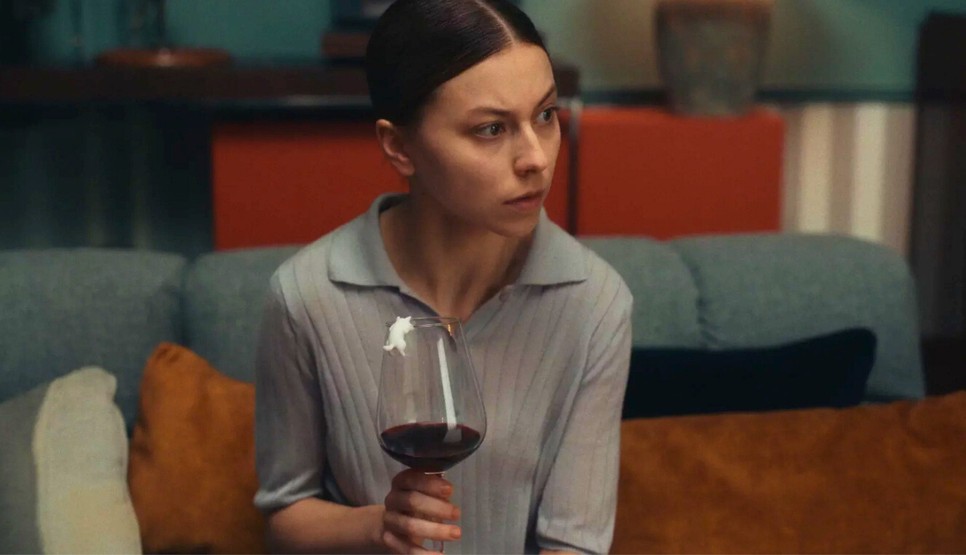 Döbrösi Laura az Egykutyáról: "Műfaját tekintve vígjáték, de nehéz film, kíméletlen humorral."